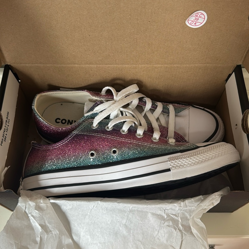 BNIB Size 5.5 Girls Ombré Converse